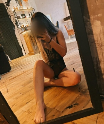 Маня, 18